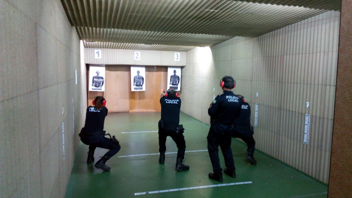 Los policas de Almucar realizan un curso de perfeccionamiento de tiro